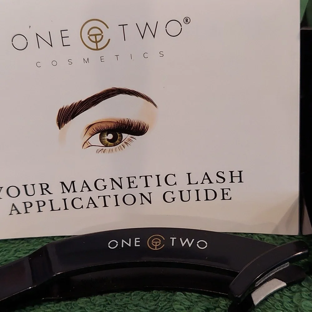 Eyelashes - Picture 3 of 3